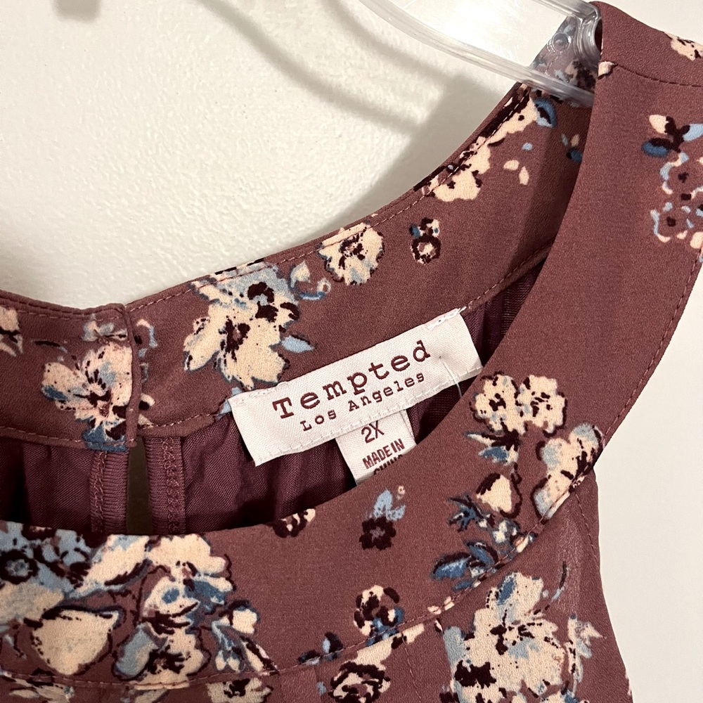 Women’s sleeveless top, 2X - Picture 2 of 5